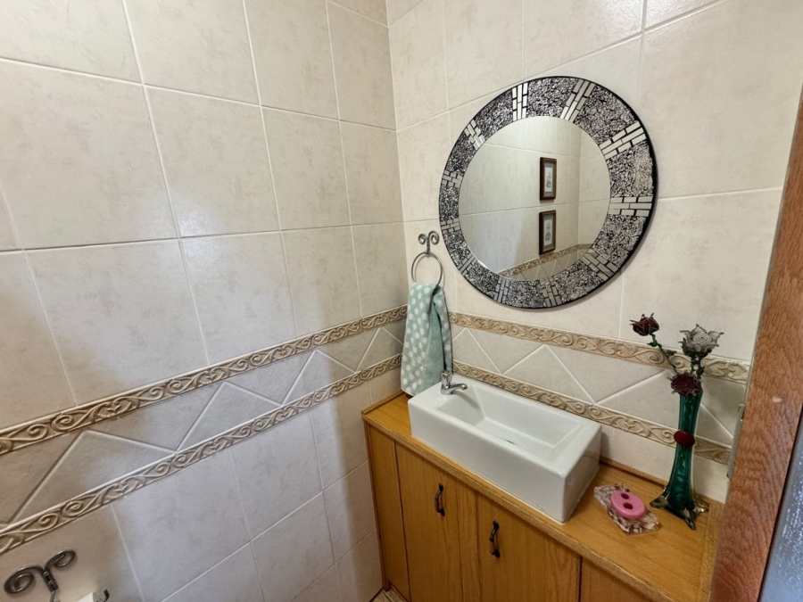 6 Bedroom Property for Sale in Orkney North West